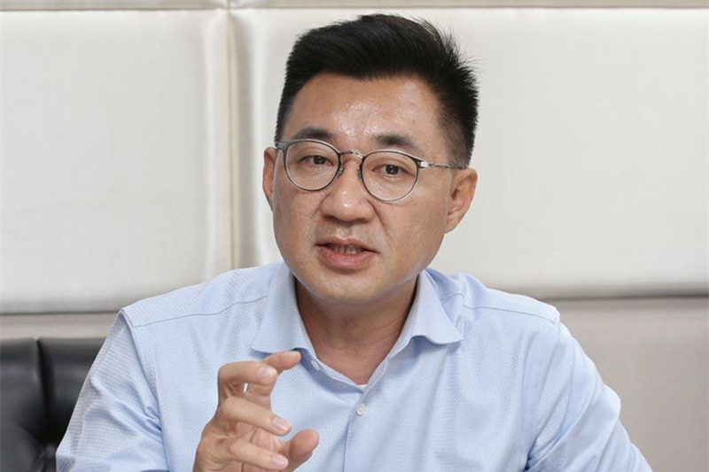 蔡英文�得道�，全家�雞犬升天�