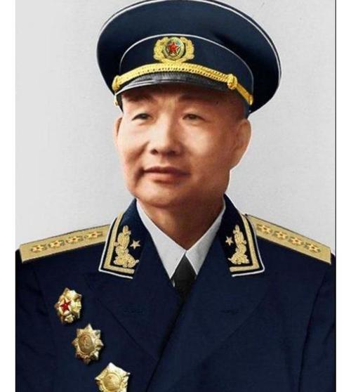 大将肖劲光，斯大林赠剑，文艺范儿海军司令，