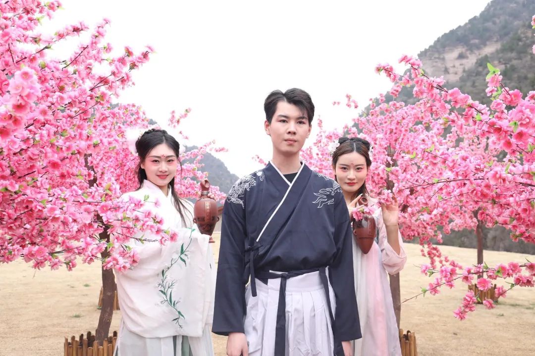 汉服盛会，节气大美，尽在仙门山首届汉服纸鸢节