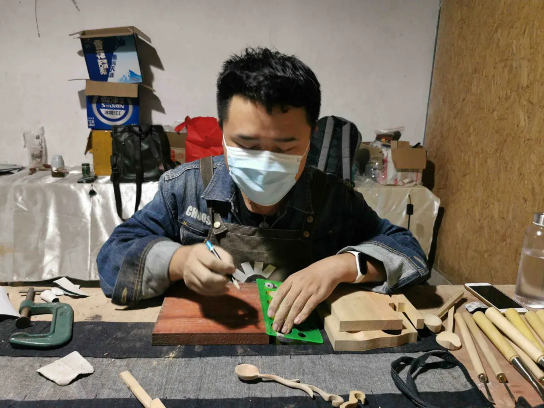「庐山手工」上课、抢饭、熬夜、摘柿子这些经历你都在吗？