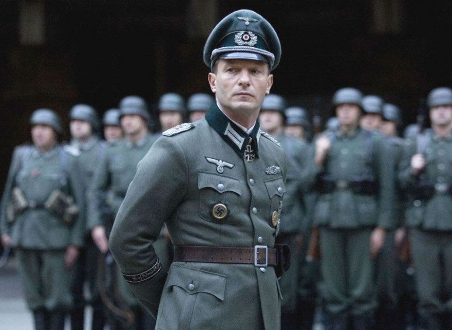 二战德军的军服是谁设计的？华丽的军服外表下，是罄竹难书的罪恶