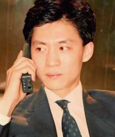 中国第一位办手机号的人，号码当初任意选，他