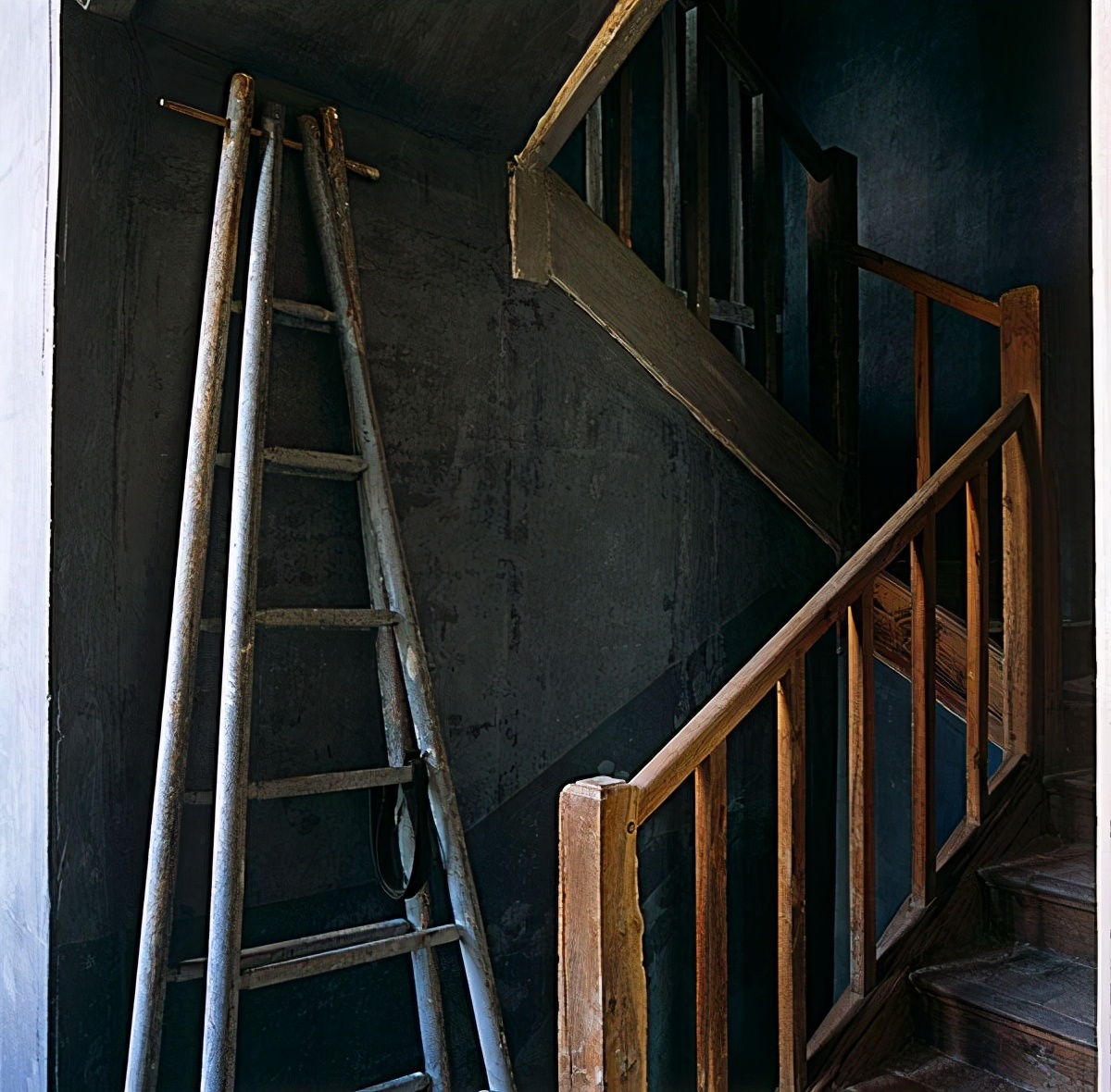 特务挖掘毛主席家祖坟，凶手作案后常做噩梦，群众举报后被判死刑