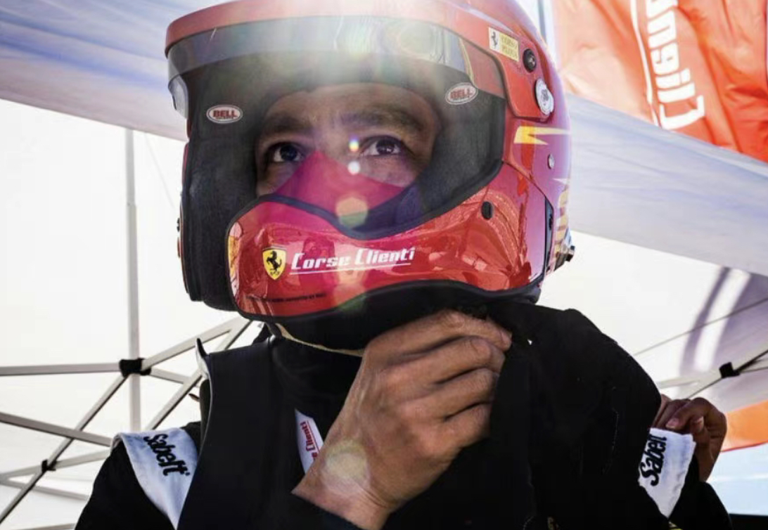 吳彥祖曬與證書同框，自稱一個月考出3張證，成新晉娛樂圈賽車手