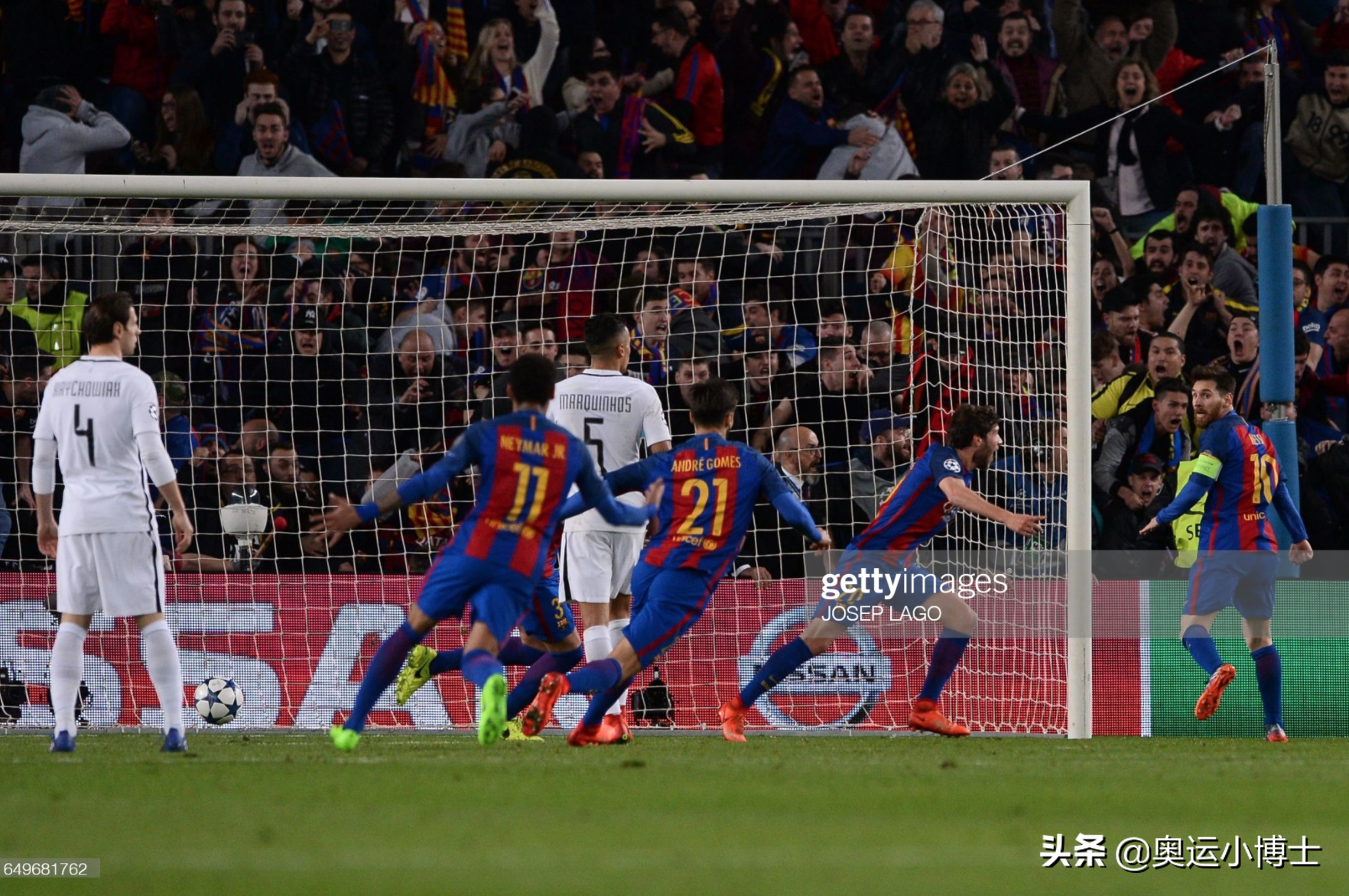 巴萨球迷还有幻想？实力差距明显，不被巴黎大