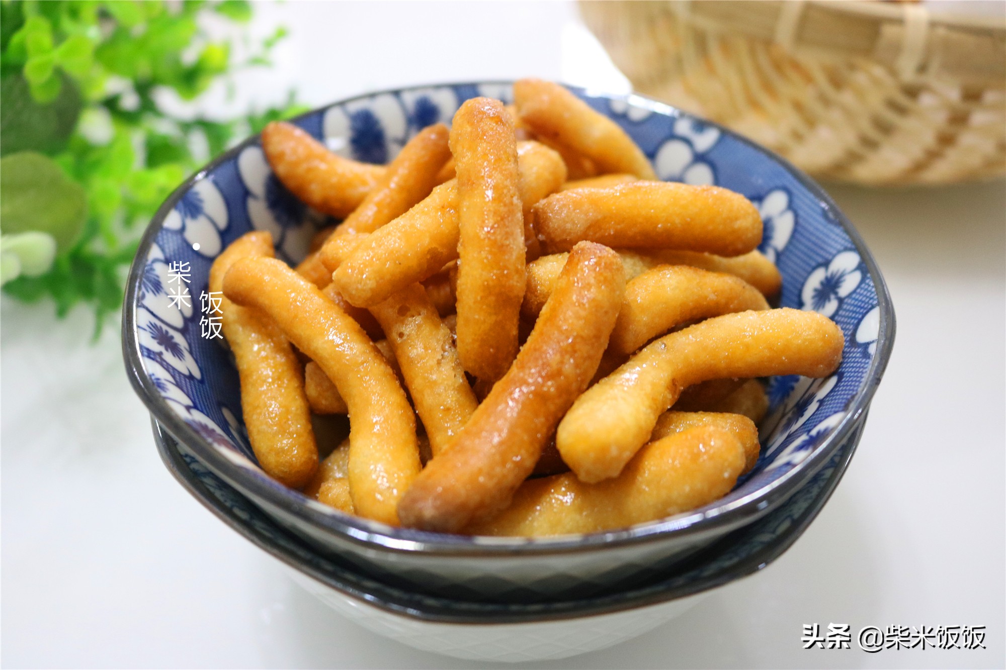 一碗糯米粉，一碗糖水，做80后小时候的零食，香甜酥脆真好吃