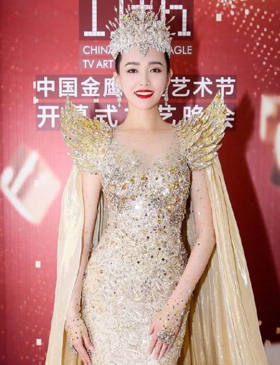 夺“金鹰女神”需要多久？唐嫣32岁，赵丽颖26岁