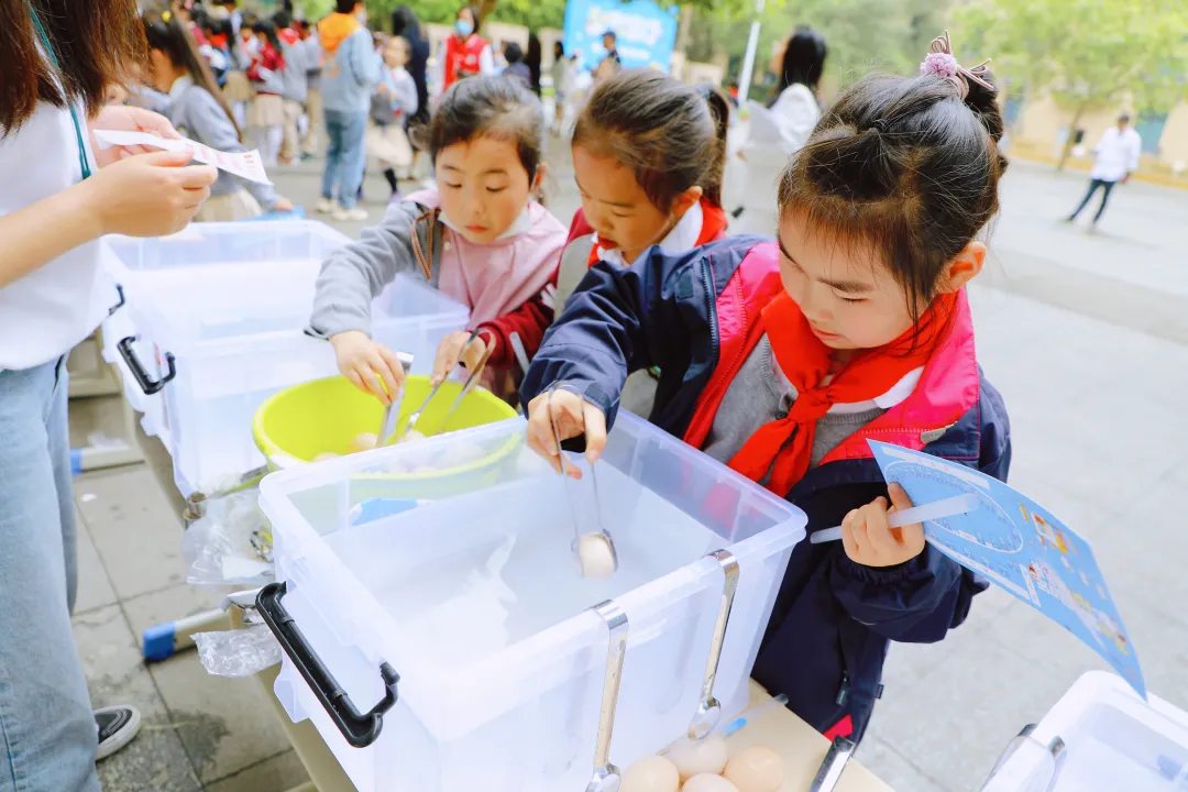 科技逐梦，创想未来——天府新区华中附小首届科技节闭幕式