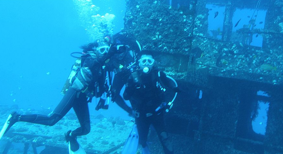 我国海域打捞出日本沉船，里面装满金银珠宝，