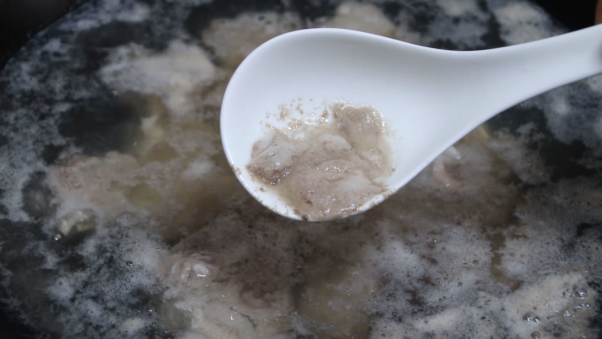 紅燒排骨怎麼做才好吃？ 大廚教你正確做法，排骨軟嫩入味還不干柴