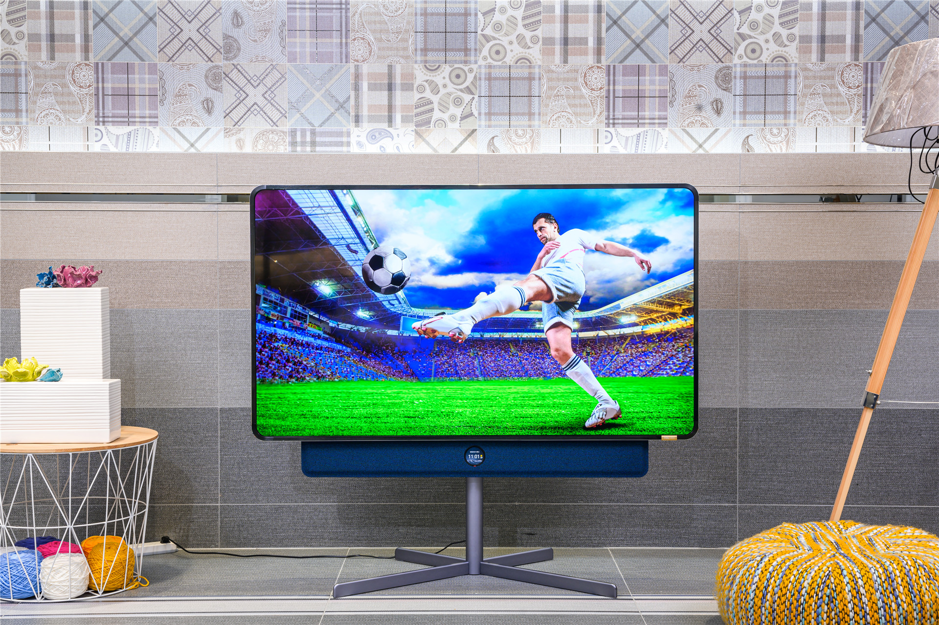 How long didn't you watch TV with family? Can rotate XESS of TV TCL · rotates Zhi Bing experiences