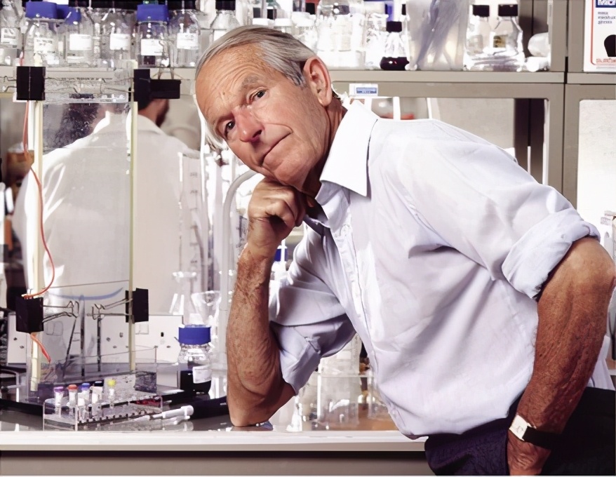 英國最牛啃老族：我家有錢，有船，還有兩座諾貝爾獎