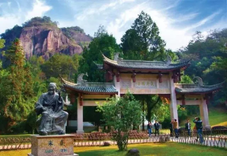 月印万川，比自然更禅意的度假养心之所｜中国武夷山