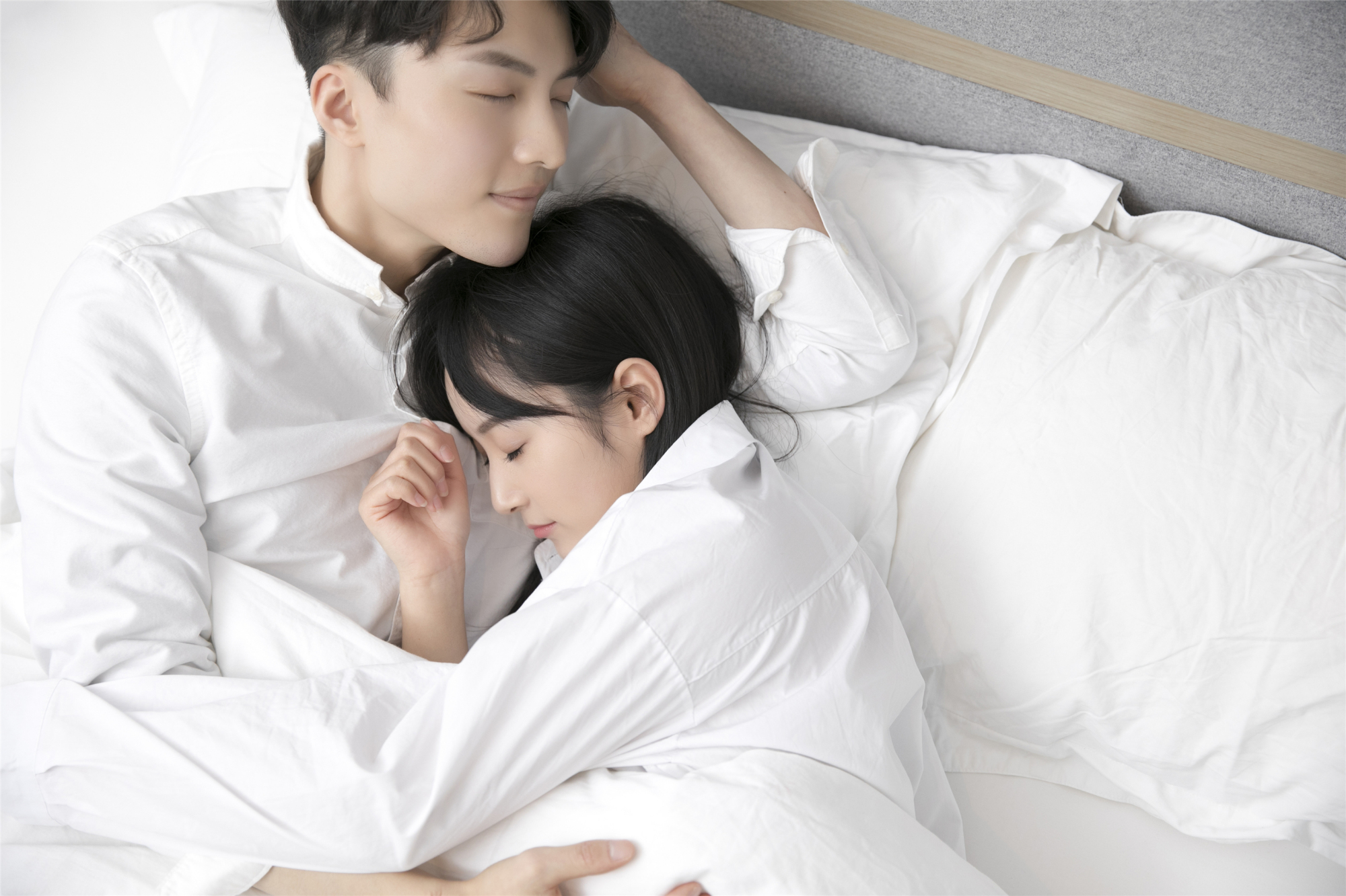 心理學：男人擁抱你的姿勢，暴露了他內心愛你的程度- 頭條匯