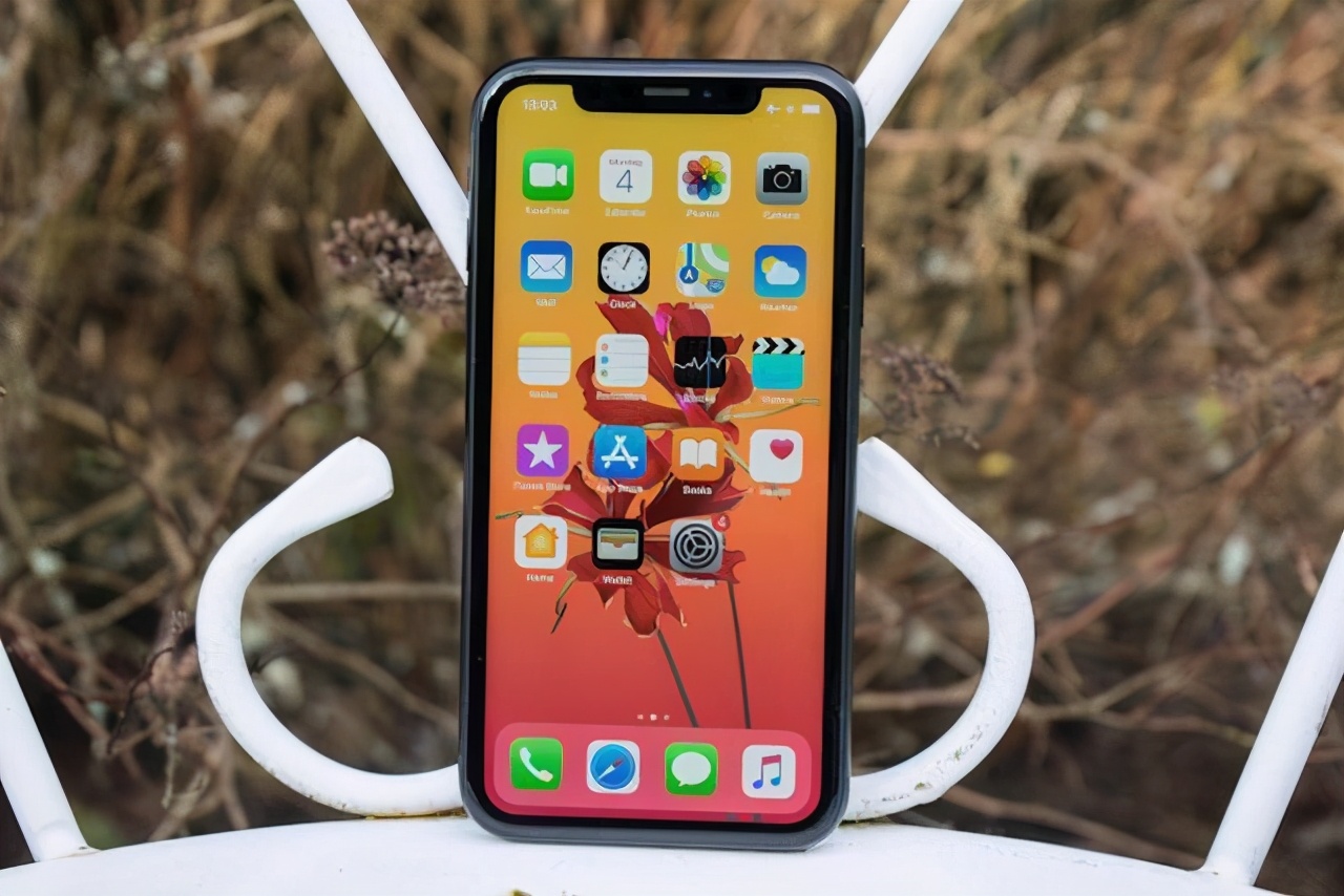 从6499元跌至3858元，苹果A12+双卡双待，旧款iPhone如今跌至新低