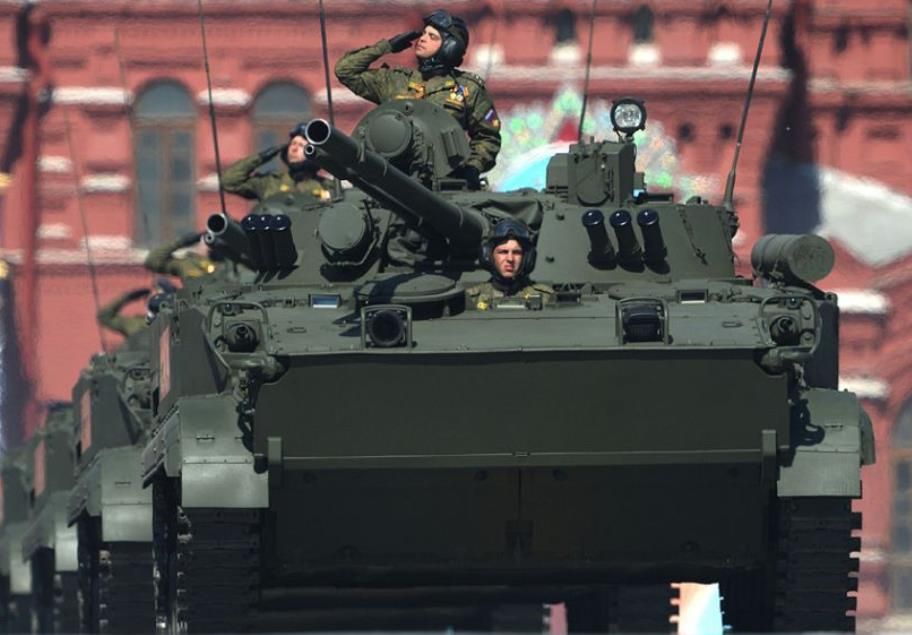 战斗民族绝不低头，普京总统不惧疫情，红场大