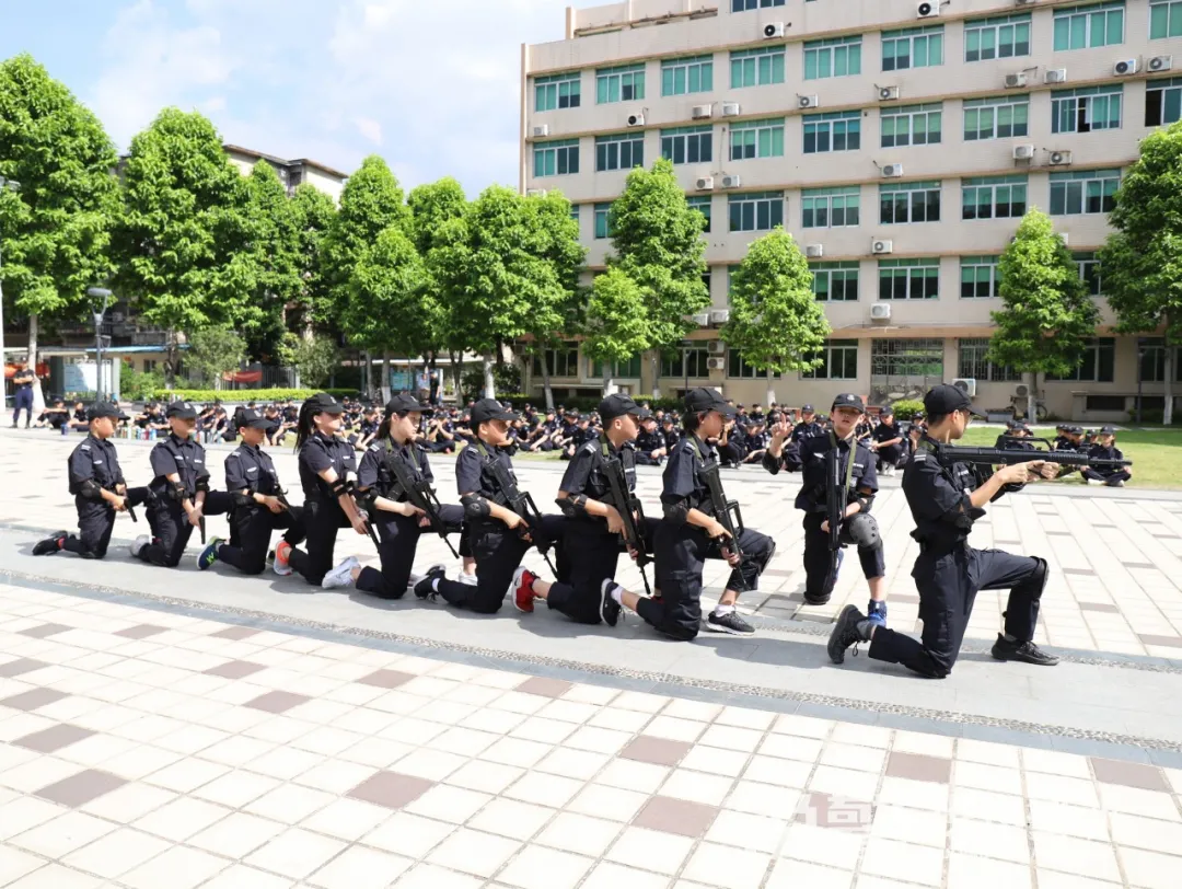 锐警少年警训夏令营：我们在奔跑，创造属于自己的警察梦