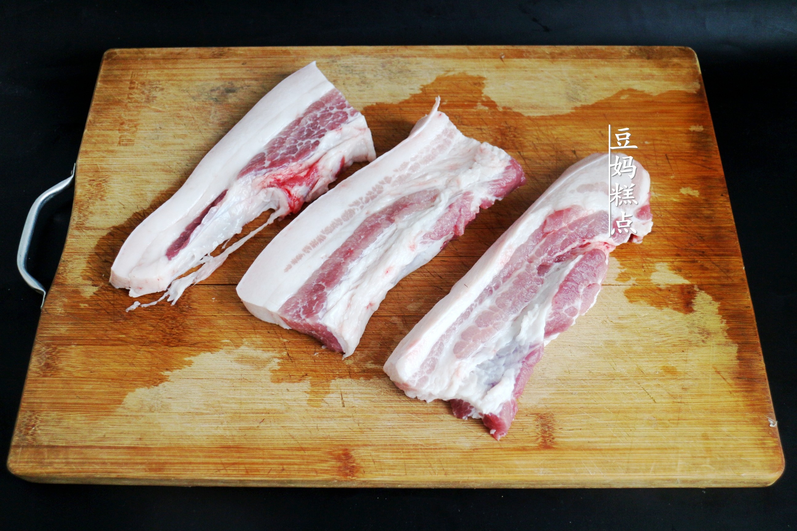 週末在家，用平底鍋給孩子做“叉燒肉”，神仙美味