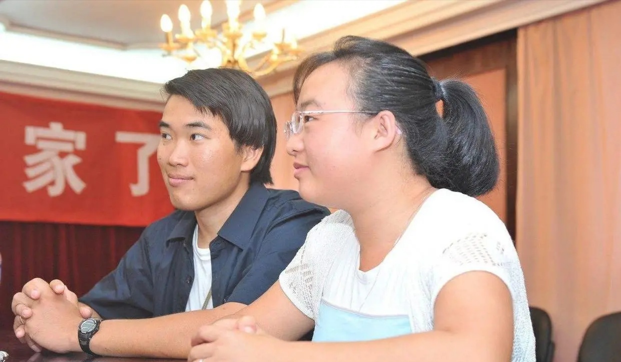 1999年被张艺谋劝退娱乐圈的最丑谋女郎魏敏芝，