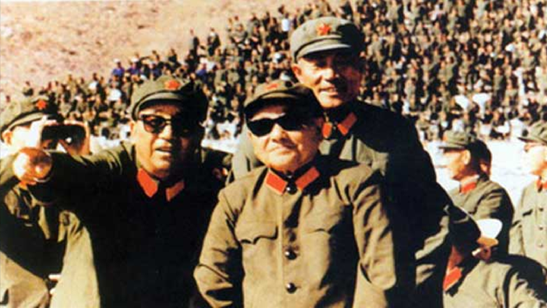 1985年百万大裁军，很多部队领导不服气，邓小平：头头不通调头头