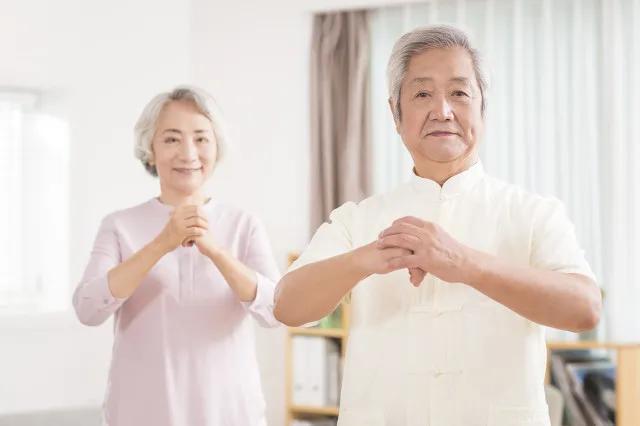 五個原因令身體的鈣“無情”流失! 吃大把鈣片,不如艾灸5分鐘