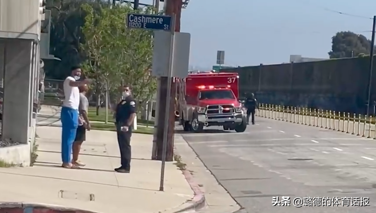 How? Elder brother of beautiful intermediary heavy exposing to the sun appears in traffic accident spot, eyewitness says heavy elder brother appears very angry