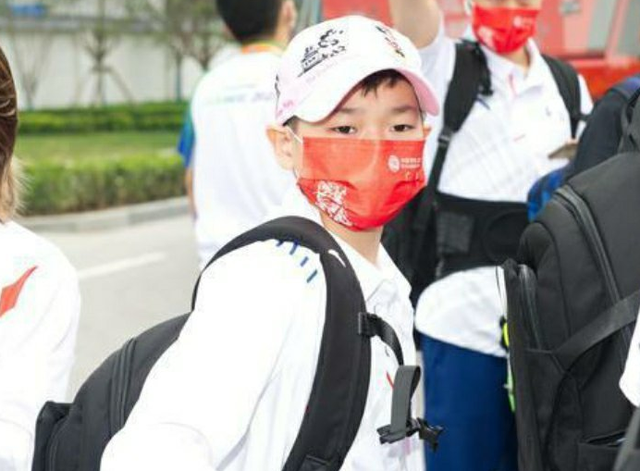 趁热度？吴彤想请14岁全红婵上《王牌》，网友：放过奥运冠军吧