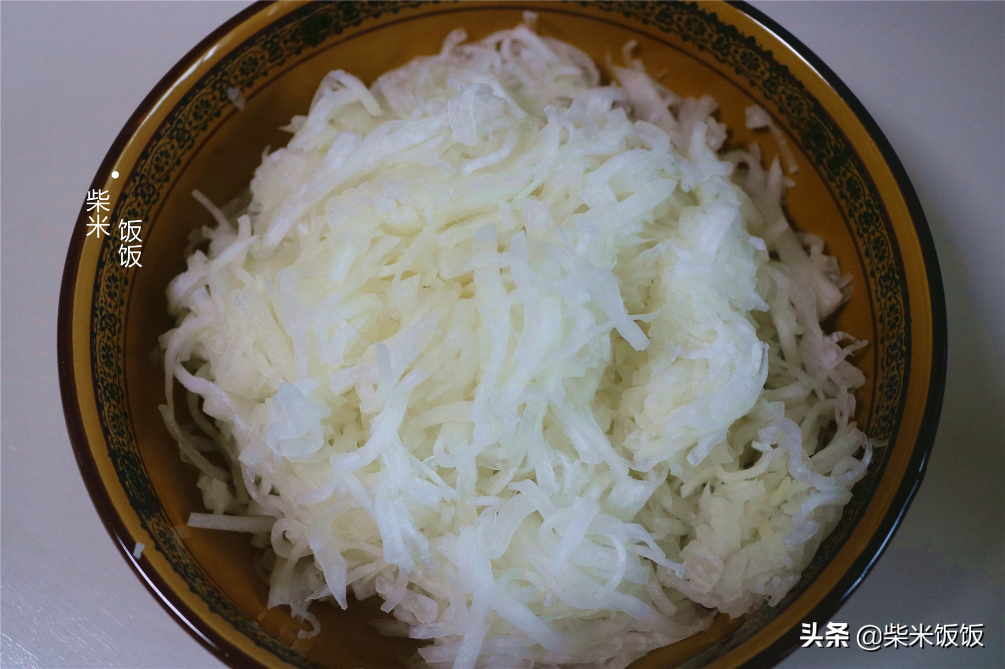 蘿蔔包子要好吃，換種方法來調餡，柔軟鮮香，美味又多汁