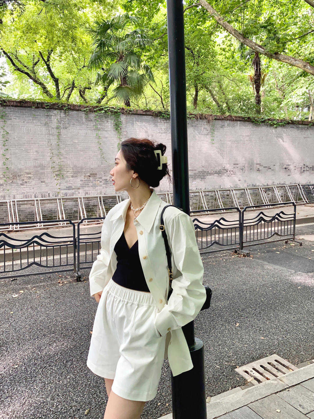 时尚和大牌没啥关系，颜色搭配对了，依然能穿出高级感，漂亮大气