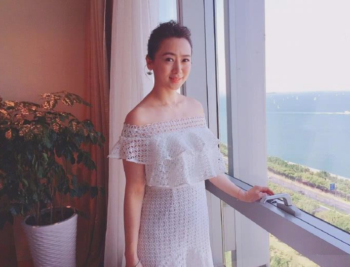 她是亚姐冠军，古天乐苦苦追求却爱而不得，今