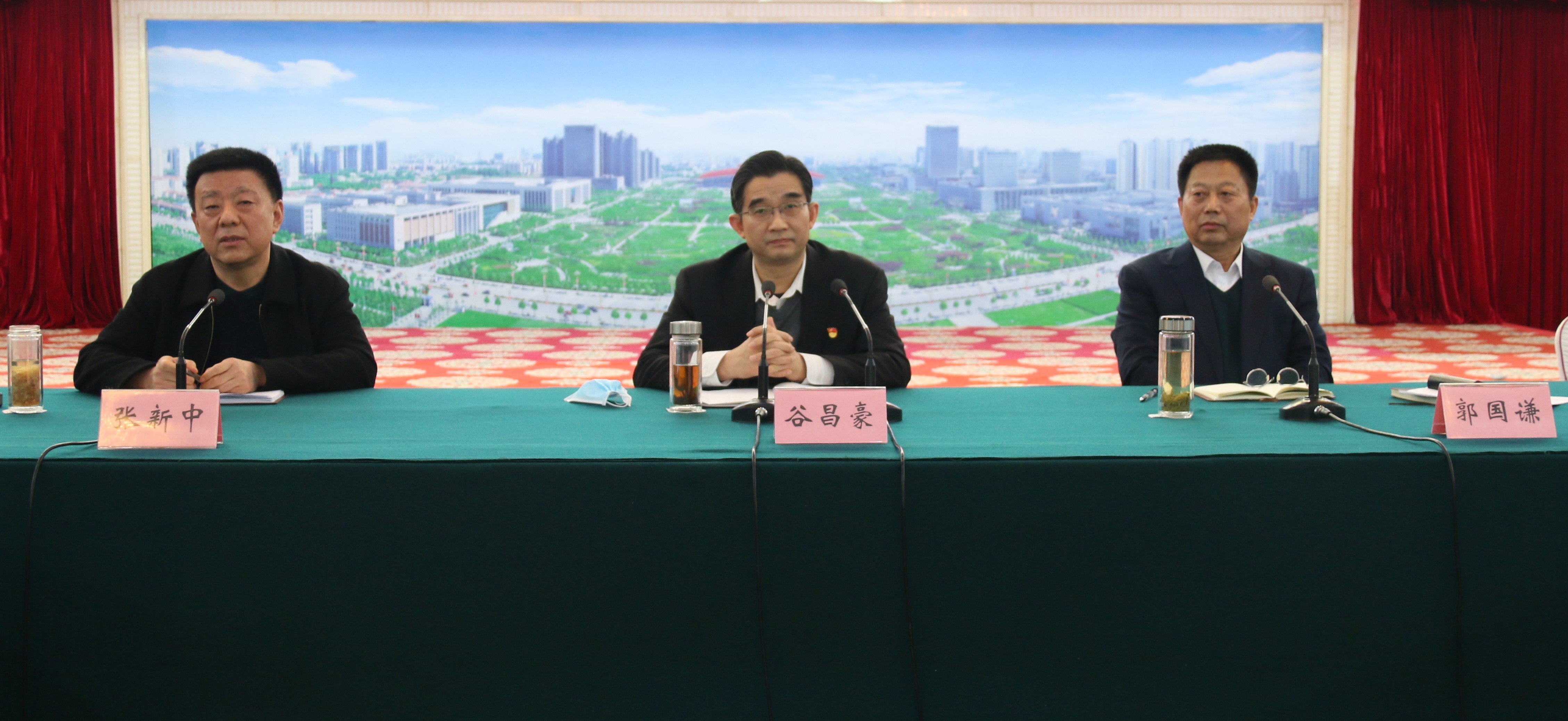 教育整頓信陽(yáng)在行動(dòng)丨信陽(yáng)市政法隊(duì)伍教育整頓領(lǐng)導(dǎo)小組辦公室第二次主任會(huì)議召開(kāi)