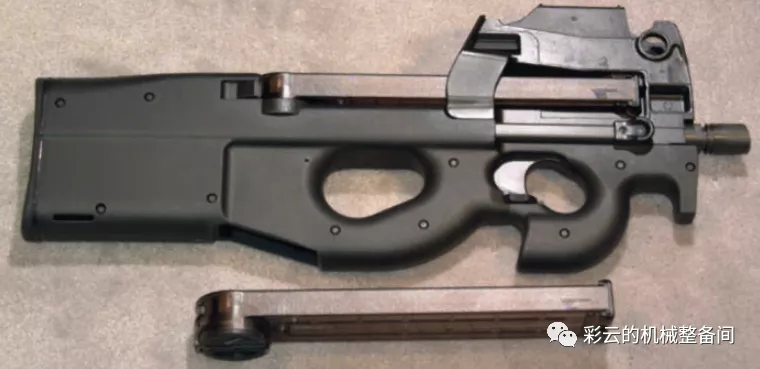说到PDW你首先想到的就是它——比利时P90单兵自卫武器