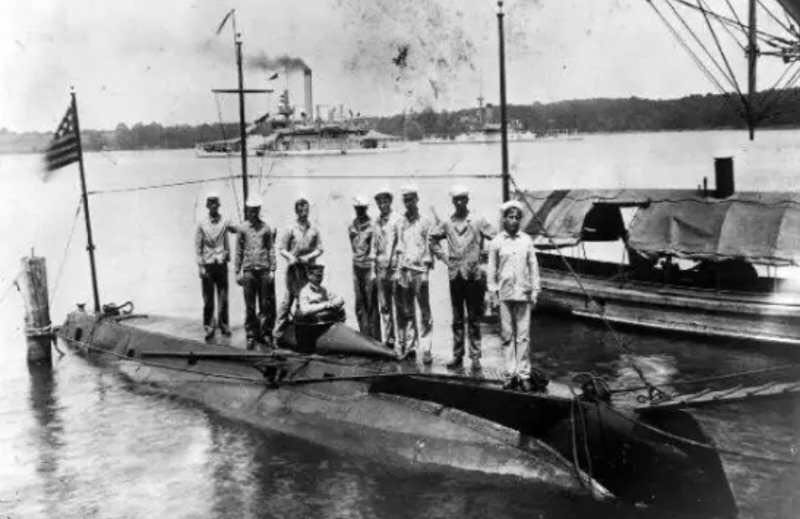 潜艇的先驱者——“霍兰”号，美国海军第一艘