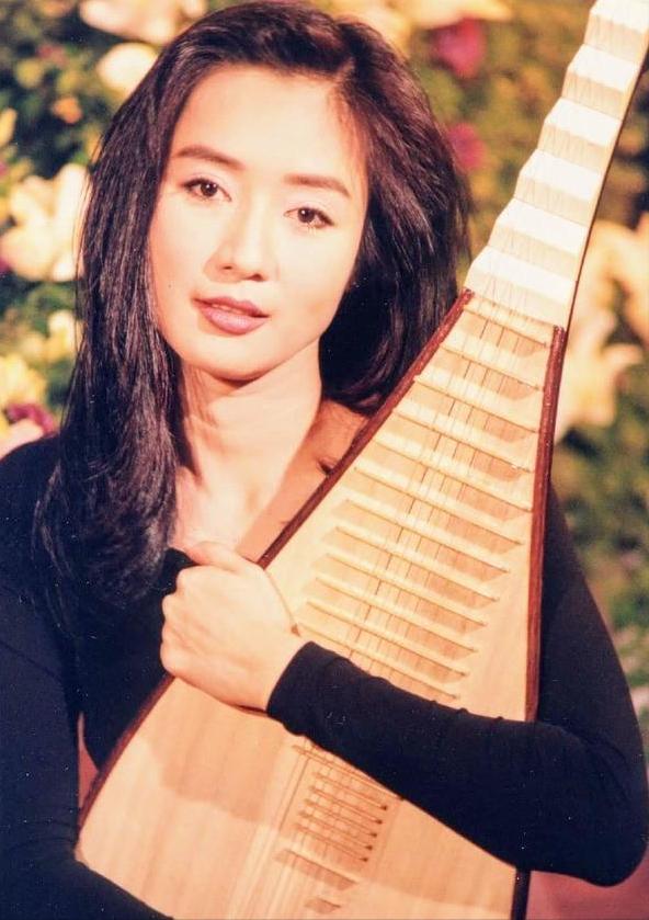 琼瑶评价美人 林心如颜值一般 岳翎是大家闺秀 林青霞无人可比 资讯咖