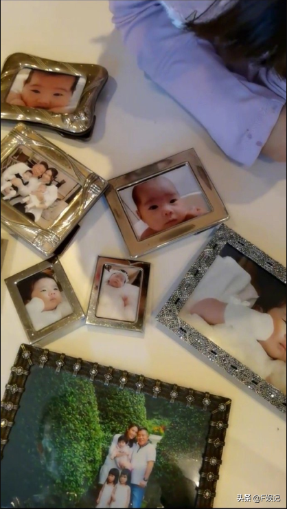 黎姿罕見曬3位女兒嬰兒時的正面照細心清潔一家五口的幸福相片