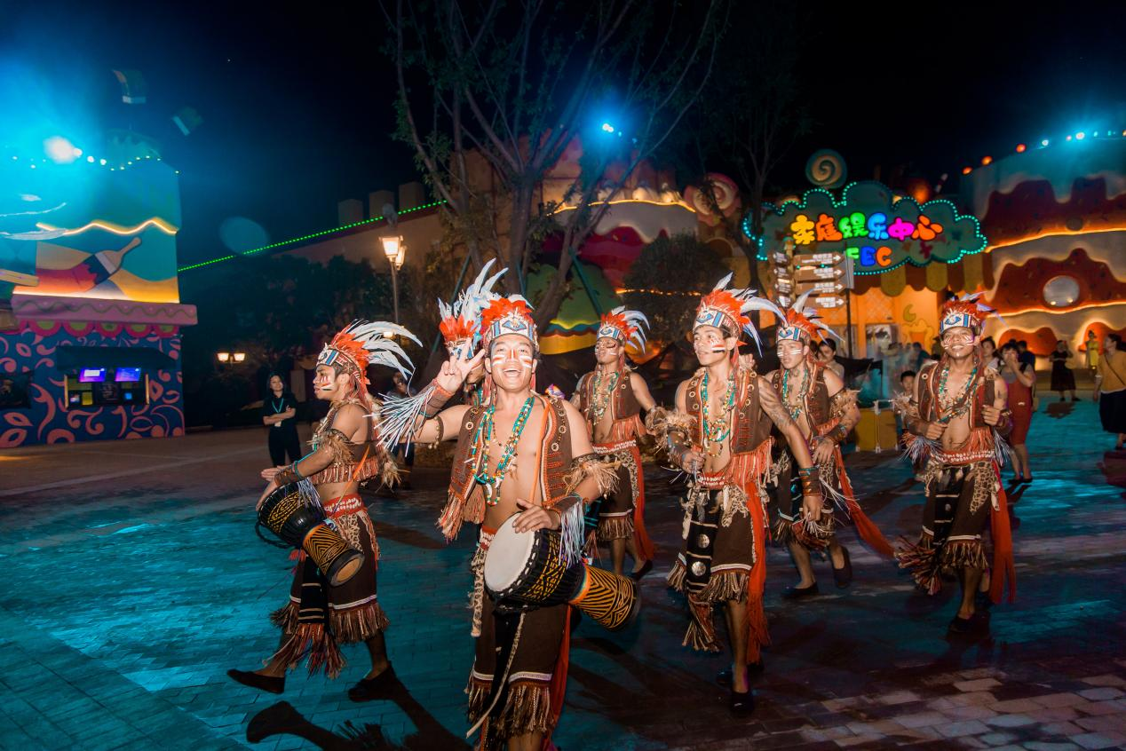 重庆融创文旅城新夏追凉季创意开启“反正都好玩”