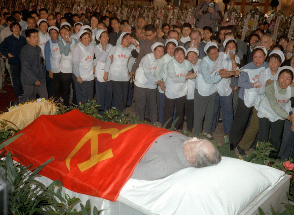 毛主席逝世3小时后，周福明跪着给他最后一次理发：泪水早已哭干-第16张图片-大千世界