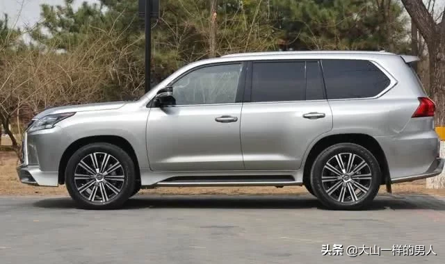 豐田又一“越野王”V8引擎＋8AT5米車長，車友：砸鍋賣鐵來一輛