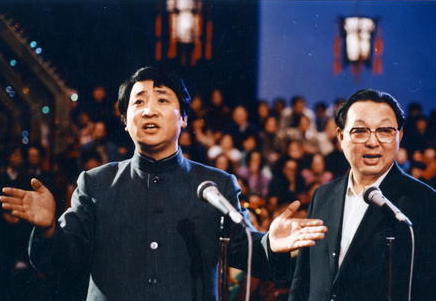 郭德纲把相声带进剧场善莫大焉，但剧场相声也