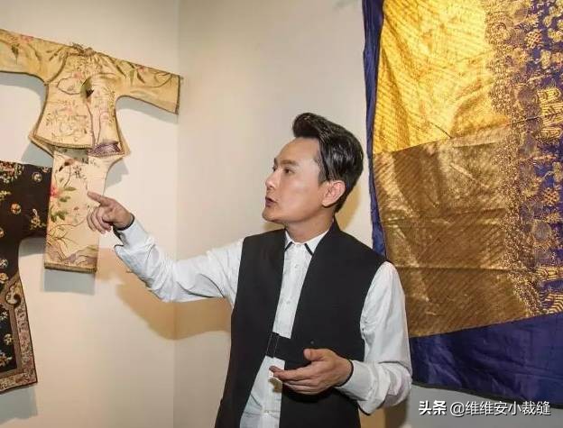 54岁张信哲不婚爱收藏！千件旗袍藏品惊艳众人，堪称国宝守护人