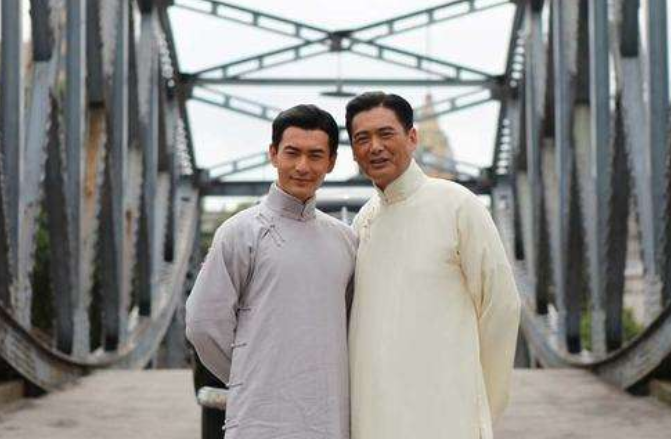 被骂滚出《中餐厅》，今卑微给李佳琦腾位置，他是真的被骂怕了