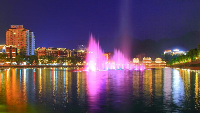 黔江三岔河喷泉图片