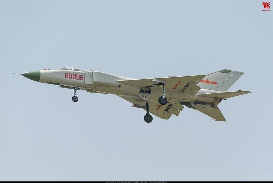 中美武器互换涂装，中国武器霸气，美国武器很