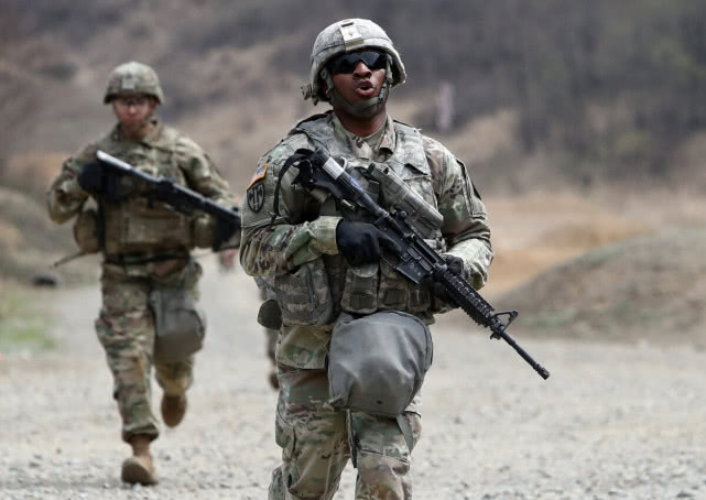 这件事情让人看清美军！军营内也能我行我素，