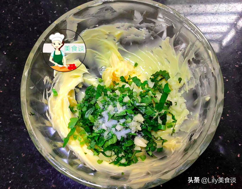 想吃面包不用去买，自己在家做，跟买的一样美味，大人孩子都爱吃