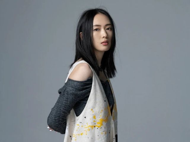 被前男友暴打、星途黯淡多年，“美强惨”女星