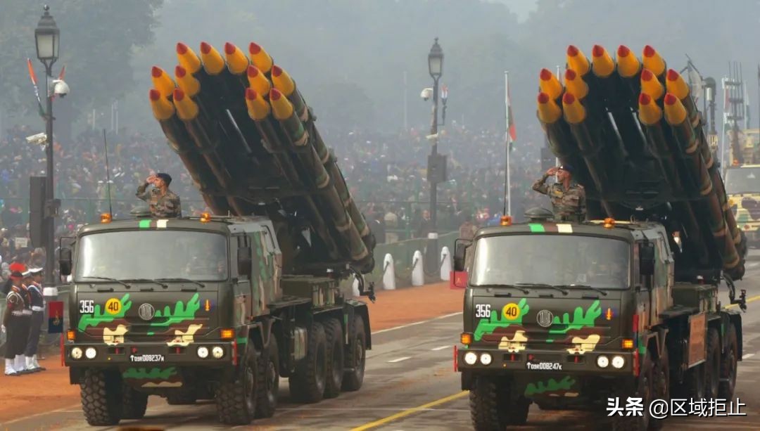 印度突然逮捕外交官，300辆坦克开赴前线，限2