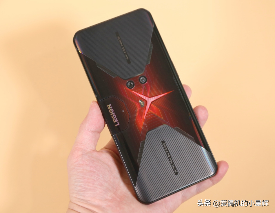 从4199元跌至2899元，144Hz+5000mAh+256GB，高性能手机加速退场