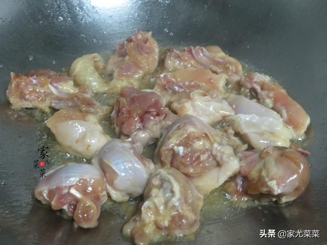 入秋后，羊肉牛肉靠边站，多给孩子吃鸡肉，16块一斤，这样吃最香