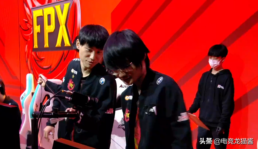 BLG is placed thoroughly sodden, days of small 2 MVP after seizing contest, doinb breaks doubt with handclasp